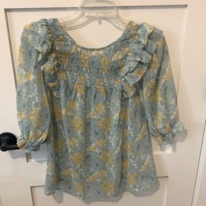 Mi Ami floral blouse with ruffle detail. Size small. NWT